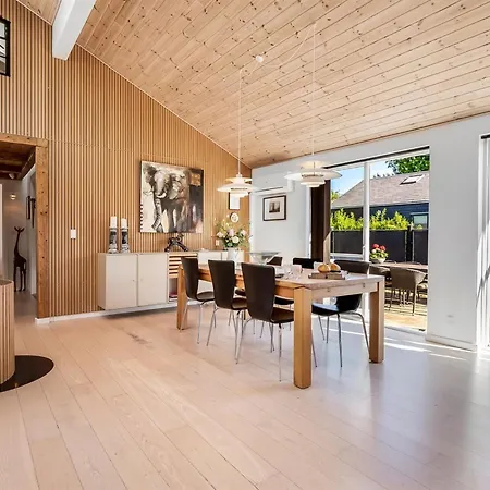 Shania - 300m From The Sea By Interhome