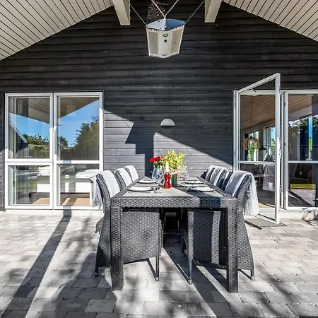 Shania - 300m From The Sea By Interhome *